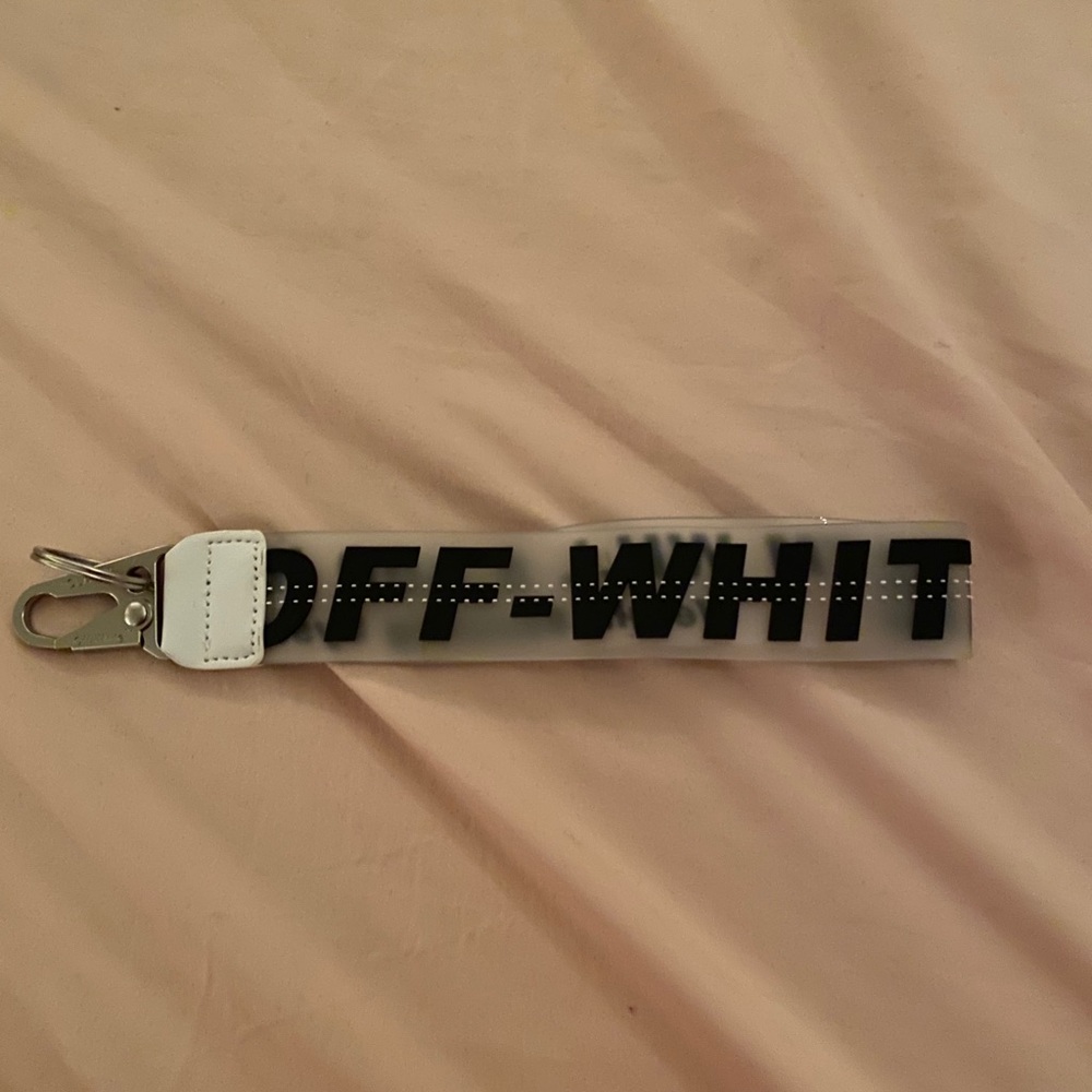 Off white key chain